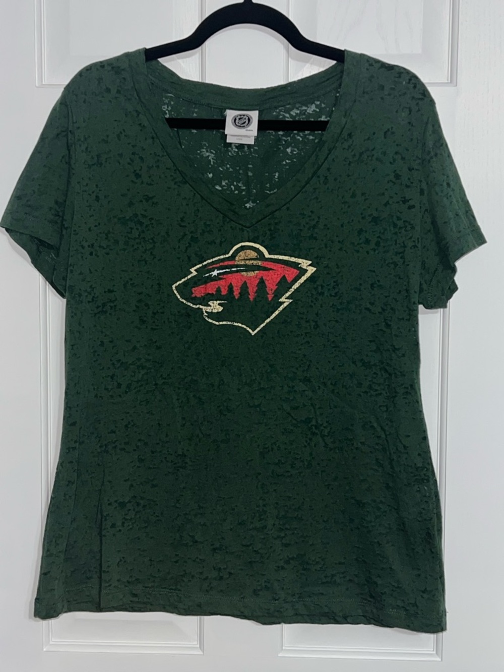 Minnesota WILD V-neck T-shirt Size Large